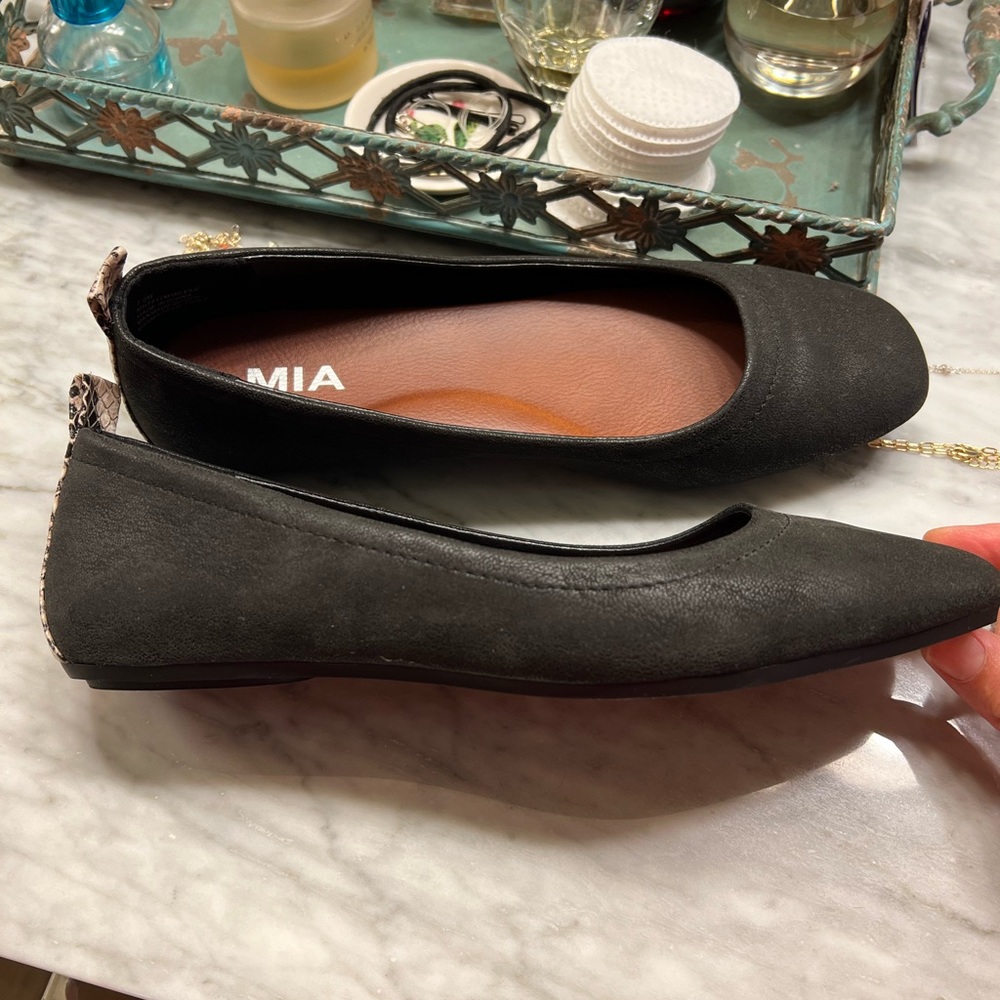 Black flats